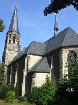 Liedberg : Pfarrkirche St. Georg an der Landstraße B 230